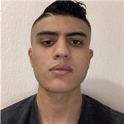 Je m’appelle Yahia j’aide à prendre des cours D’histoire et autres matières aussi